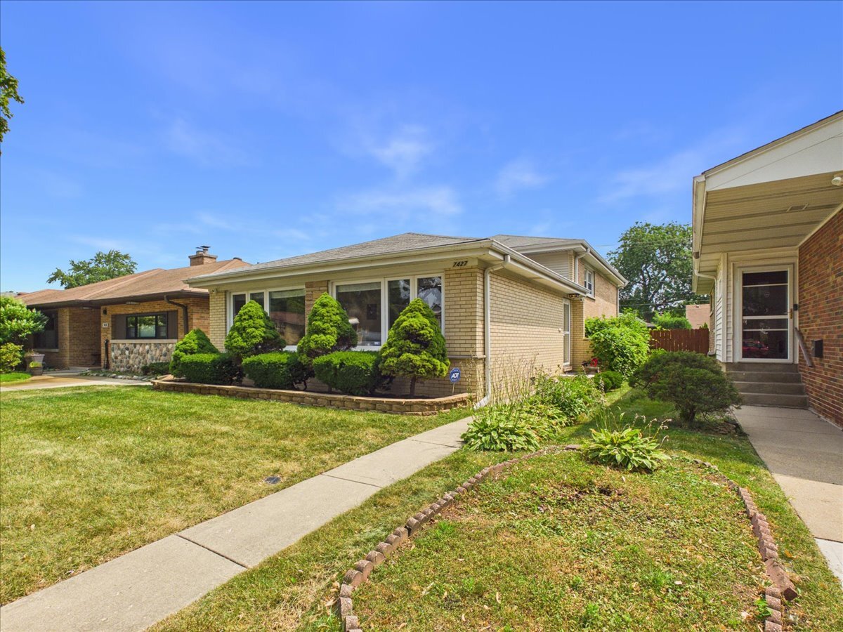7427 Keeler Avenue Property Photo 4