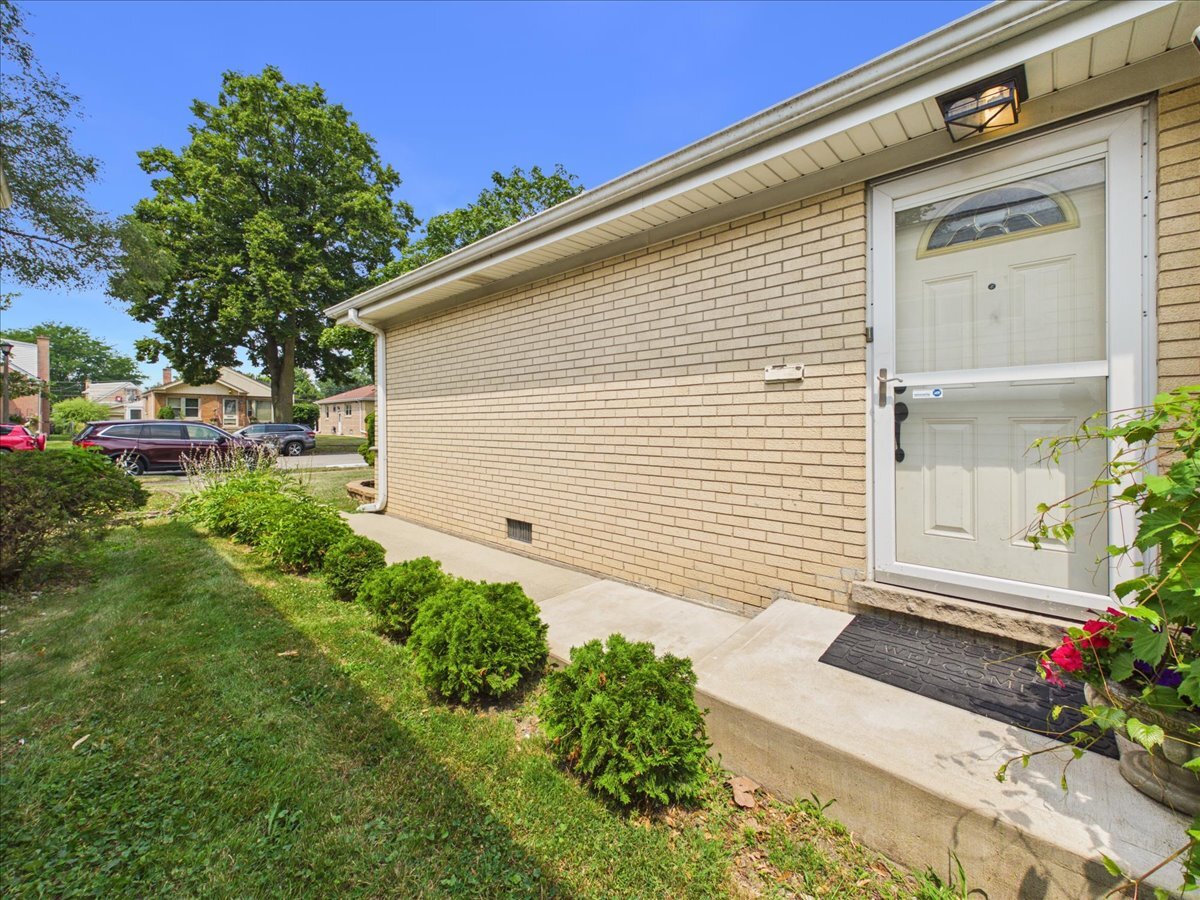 7427 Keeler Avenue Property Photo 7