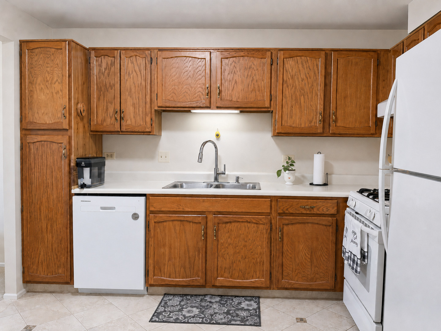 1404 Nottingham Court D1 Property Photo 5