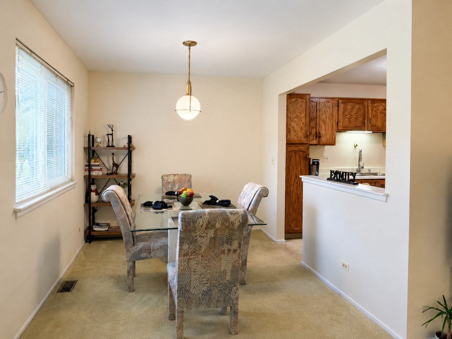 1404 Nottingham Court D1 Property Photo 6