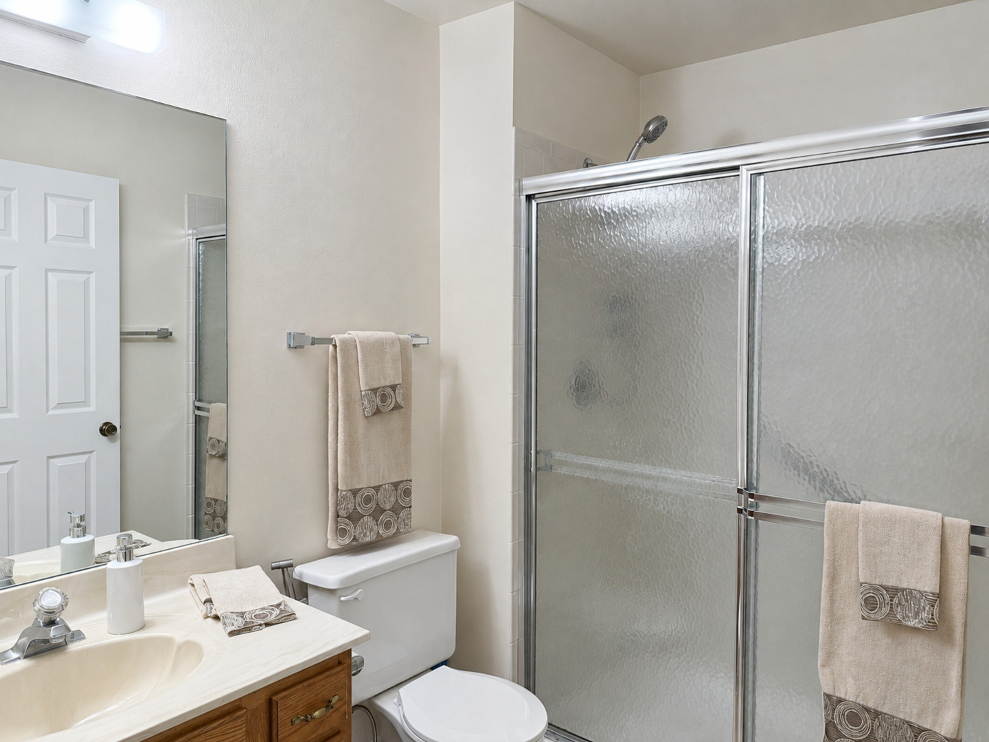 1404 Nottingham Court D1 Property Photo 12