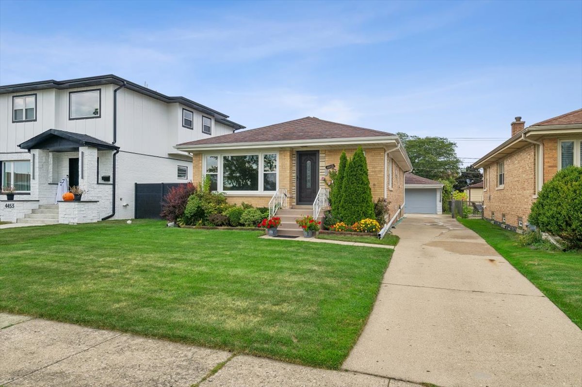 4449 N Ottawa Avenue Property Photo 1