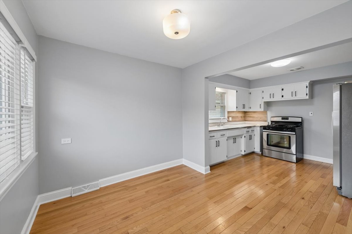 4449 N Ottawa Avenue Property Photo 4