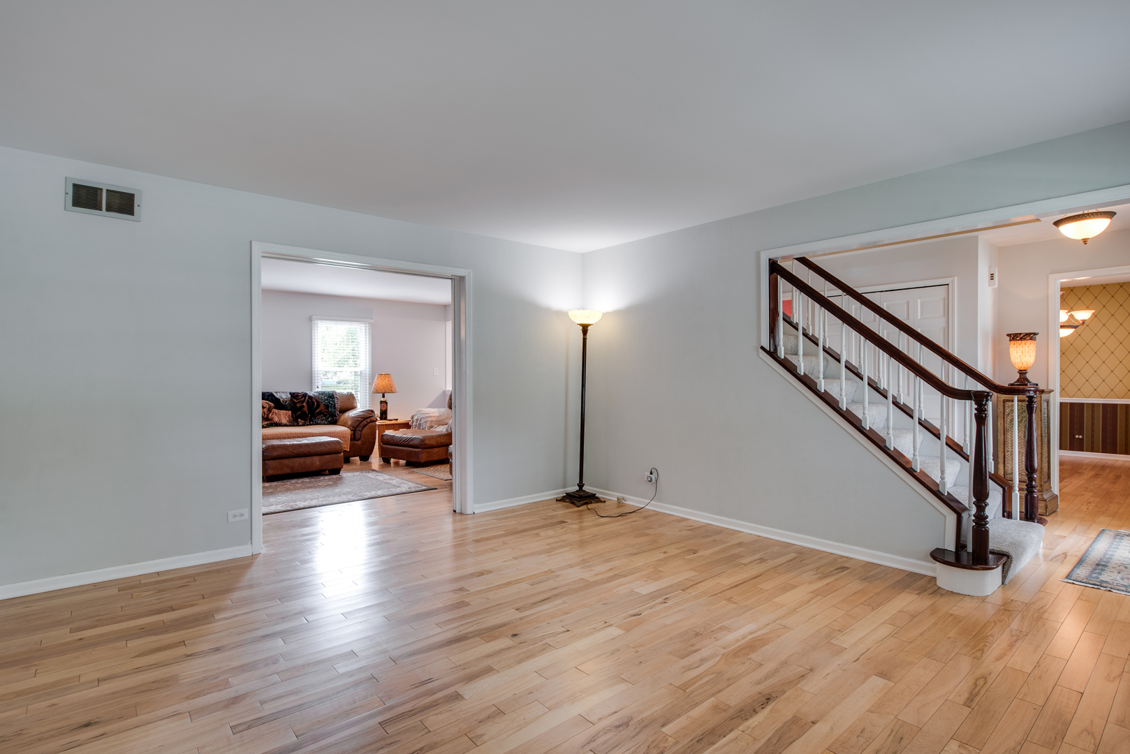 760 S River Road Property Photo 4