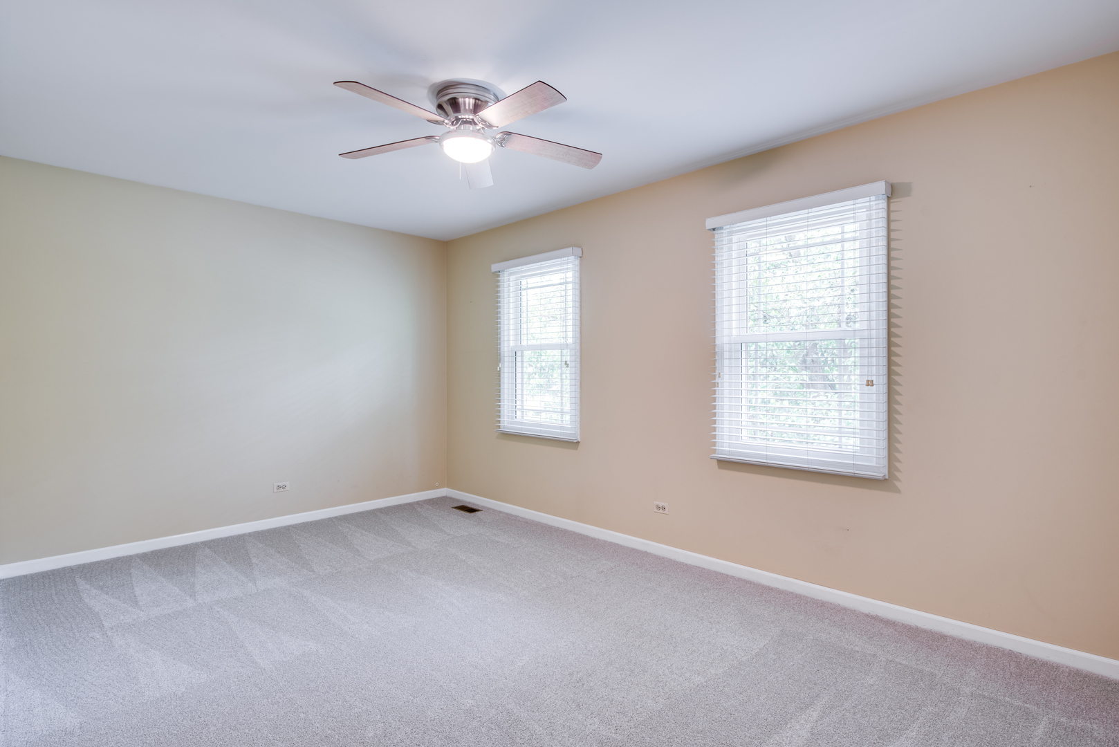 760 S River Road Property Photo 27