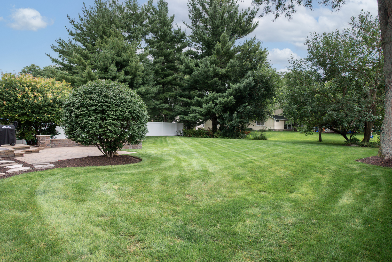 760 S River Road Property Photo 33