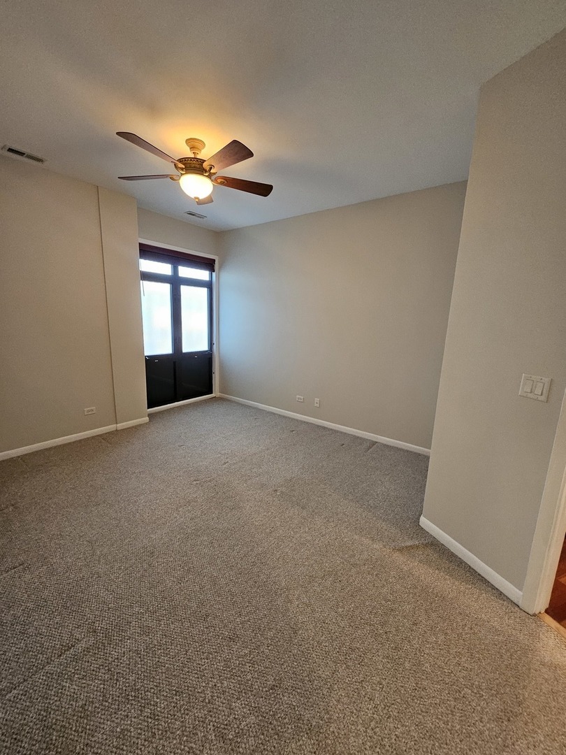 4770 N Manor Avenue 304 Property Photo 7