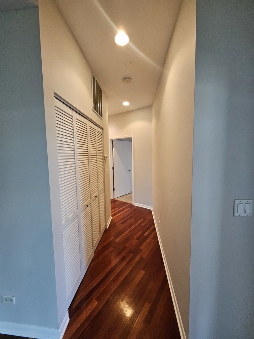 4770 N Manor Avenue 304 Property Photo 10