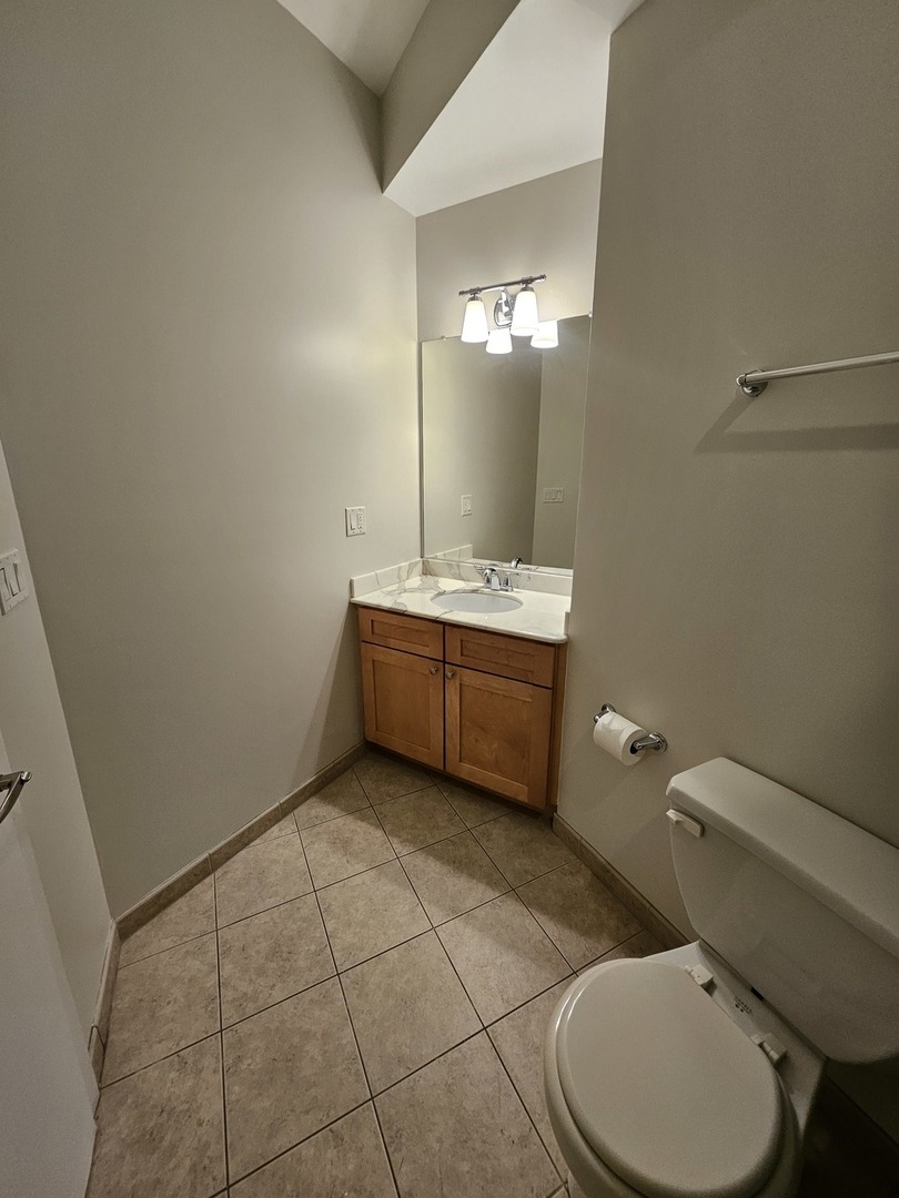 4770 N Manor Avenue 304 Property Photo 13