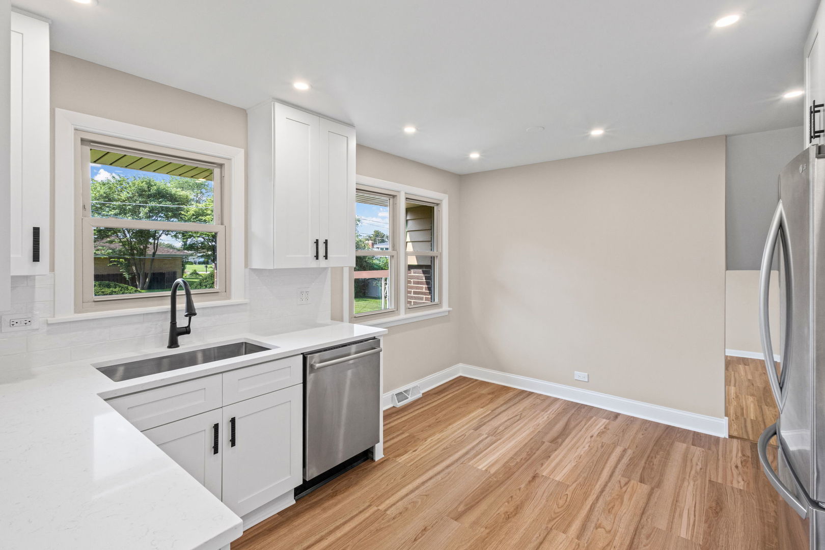 6111 W 128th Street Property Photo 5