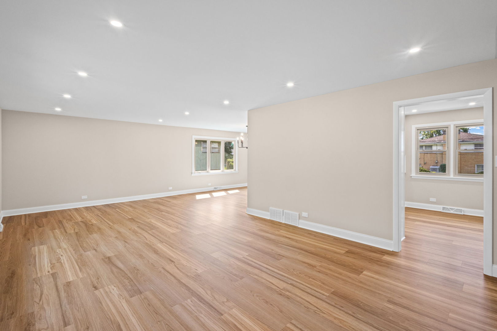 6111 W 128th Street Property Photo 9