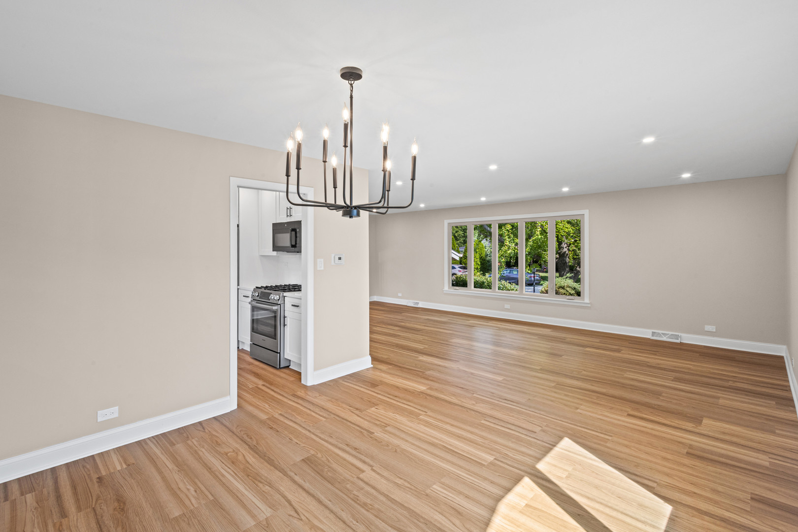 6111 W 128th Street Property Photo 10