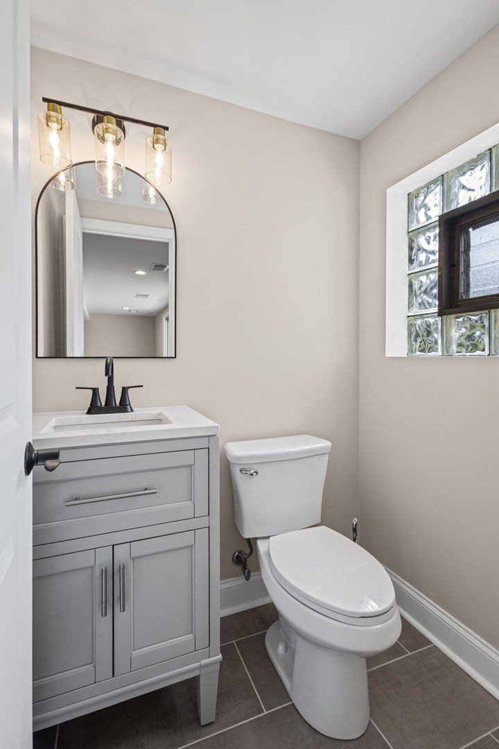 6111 W 128th Street Property Photo 12