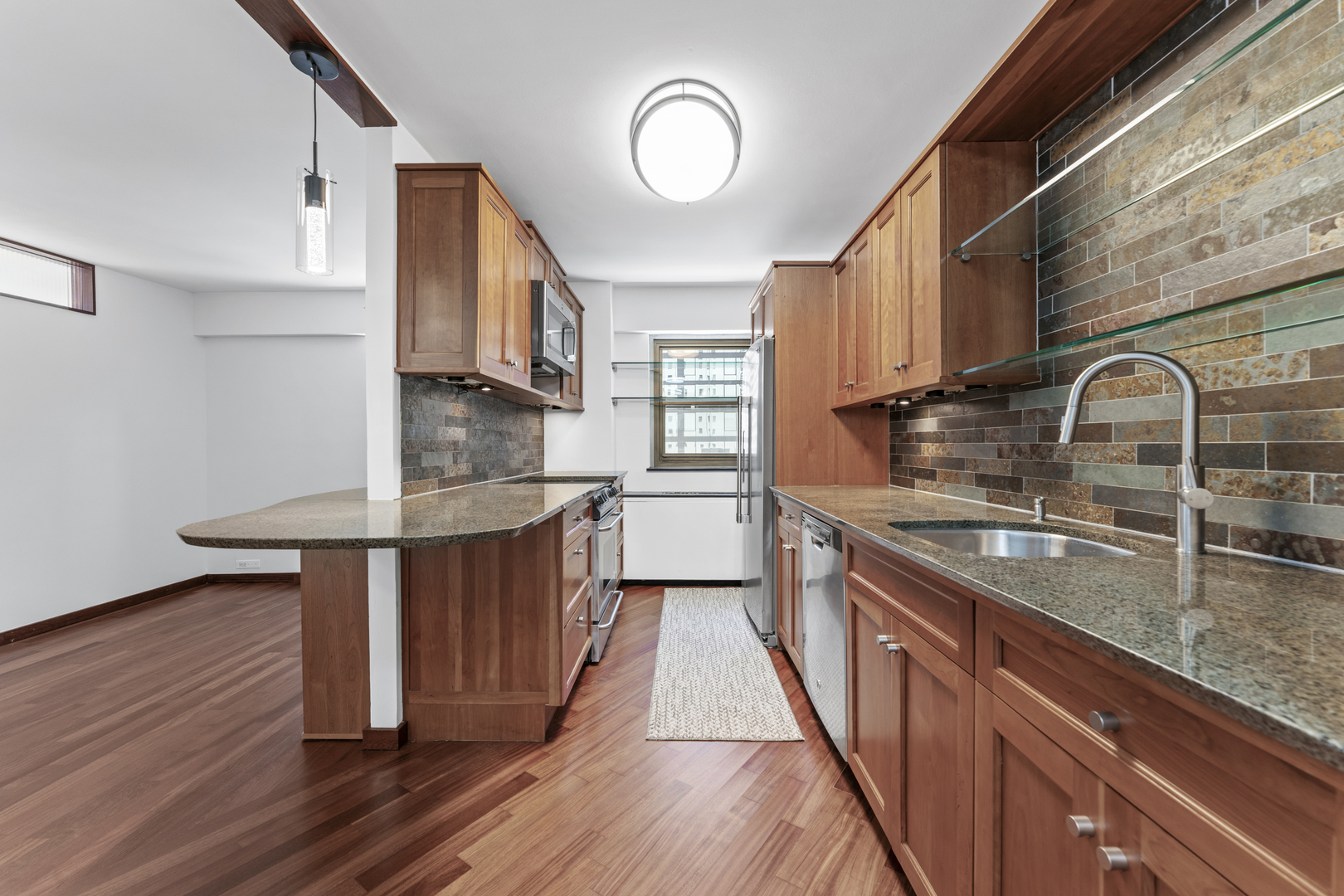 535 N Michigan Avenue 909 Property Photo 3