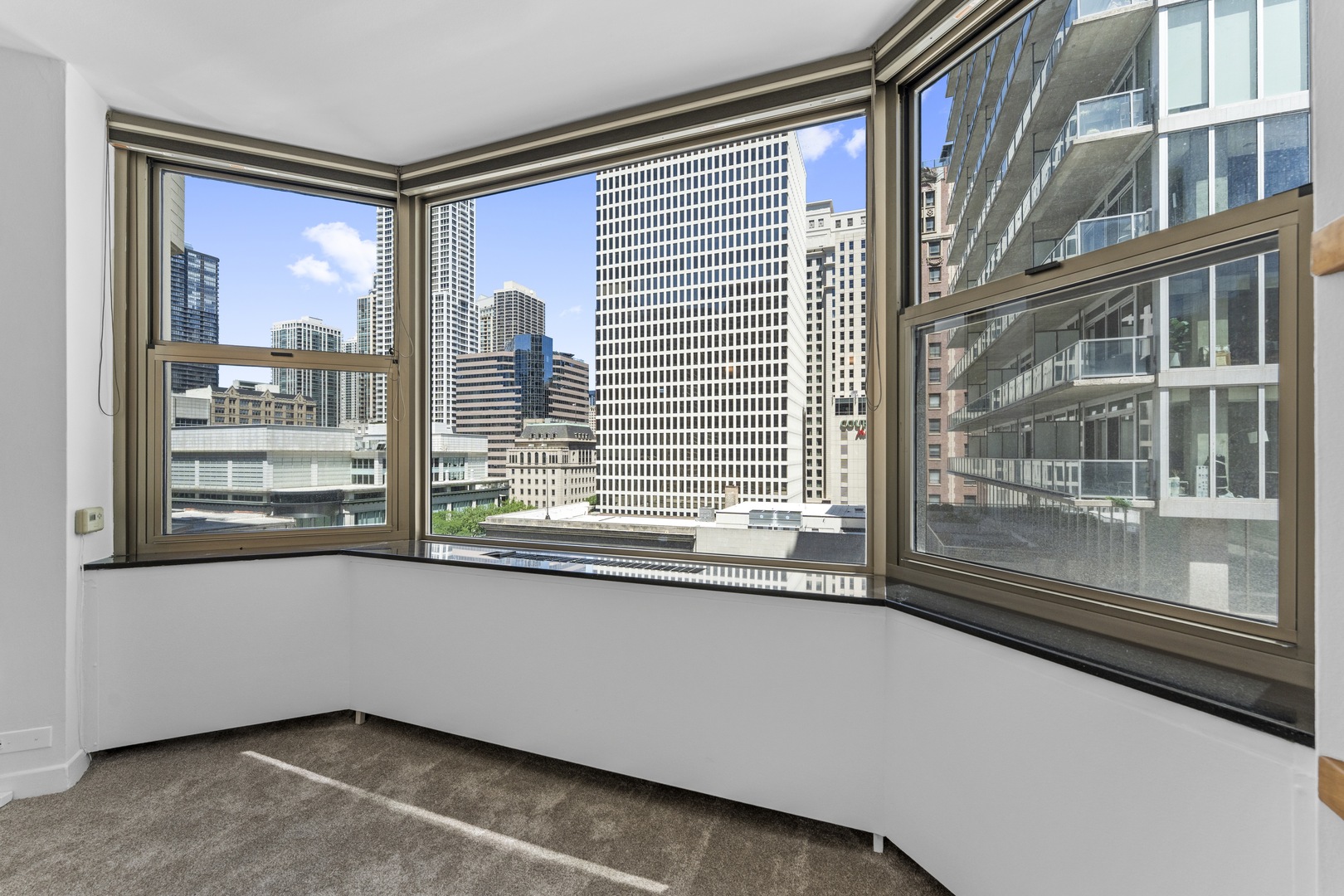 535 N Michigan Avenue 909 Property Photo 14