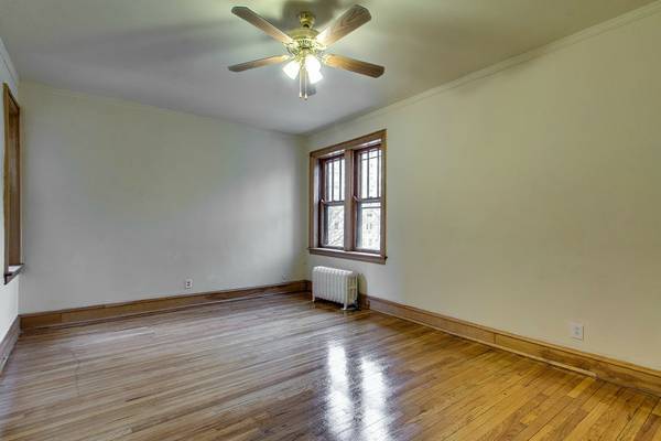 1350 E Hyde Park Boulevard 2e Property Photo 4