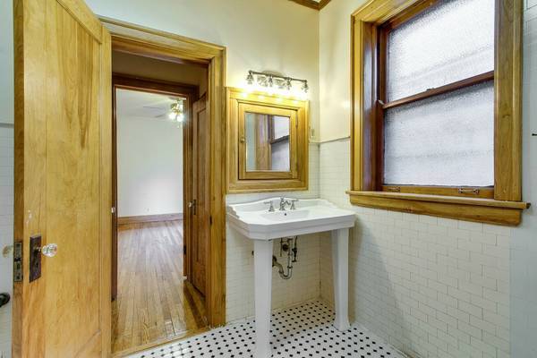 1350 E Hyde Park Boulevard 2e Property Photo 13