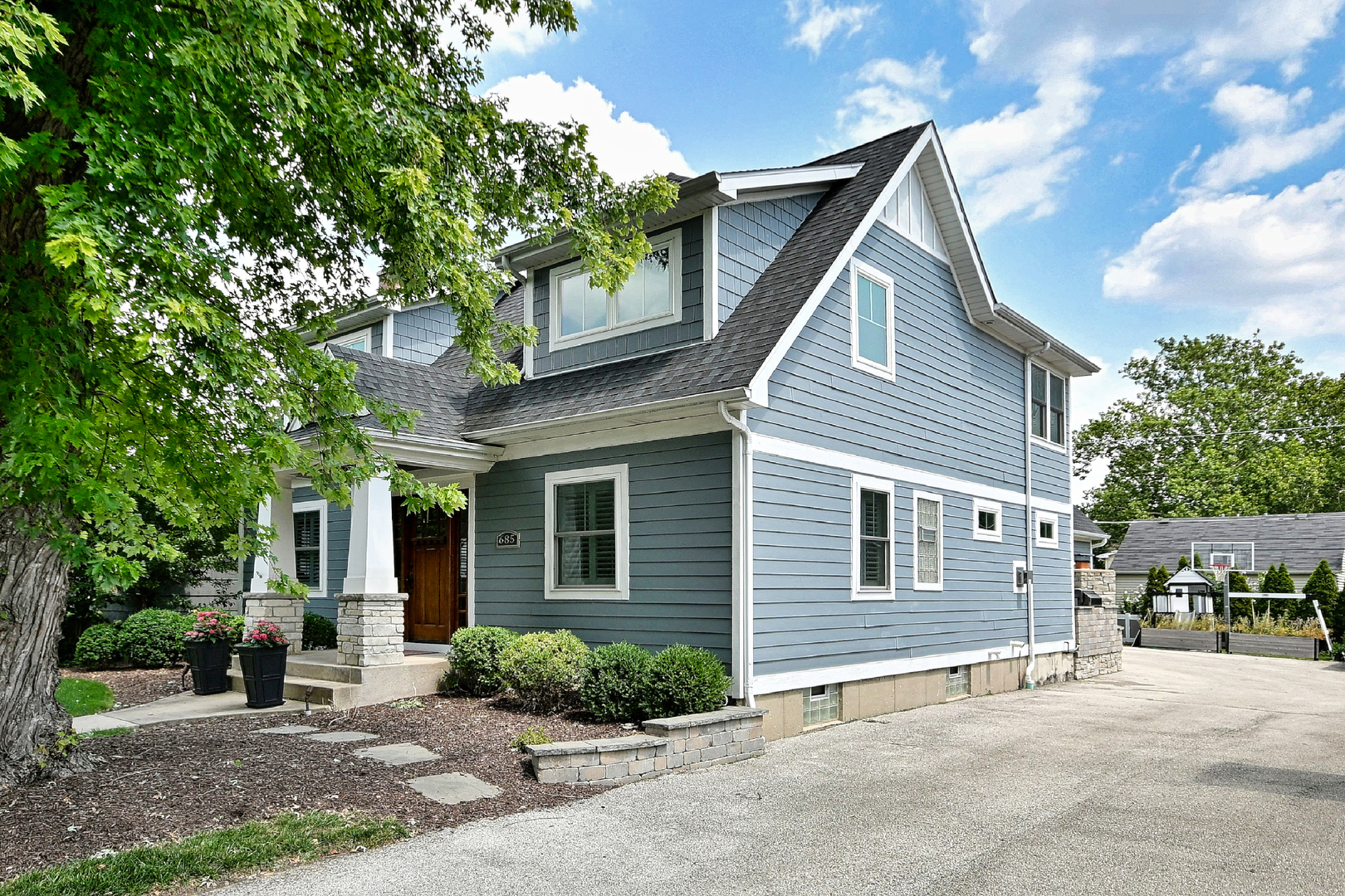 685 S Saylor Avenue Property Photo 3