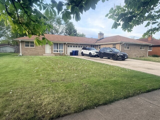 2406 Pearsall Parkway Property Photo 1