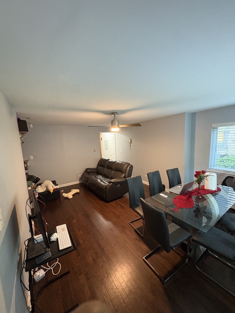 7070 N Ridge Boulevard 1b Property Photo 4