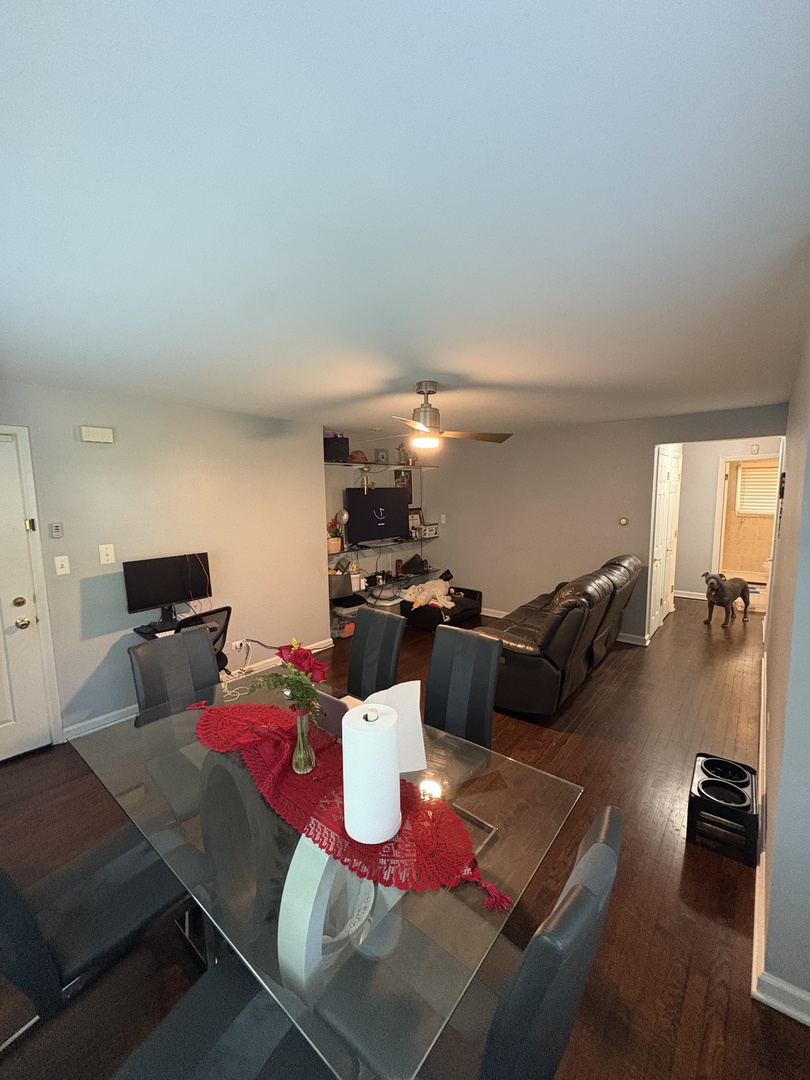 7070 N Ridge Boulevard 1b Property Photo 5
