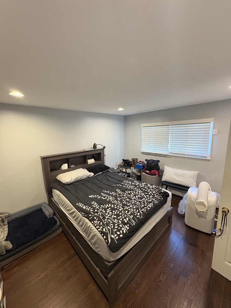 7070 N Ridge Boulevard 1b Property Photo 11