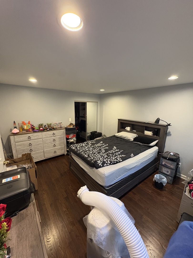 7070 N Ridge Boulevard 1b Property Photo 12