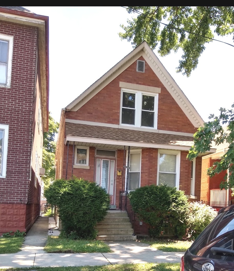 4317 S MAPLEWOOD Avenue Property Photo 1