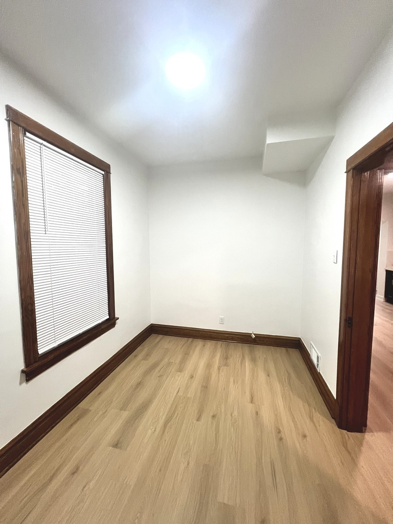 4317 S Maplewood Avenue Property Photo 4