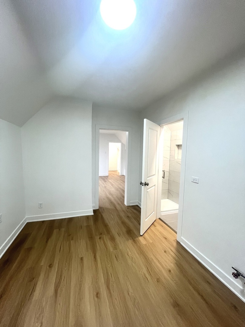 4317 S Maplewood Avenue Property Photo 14