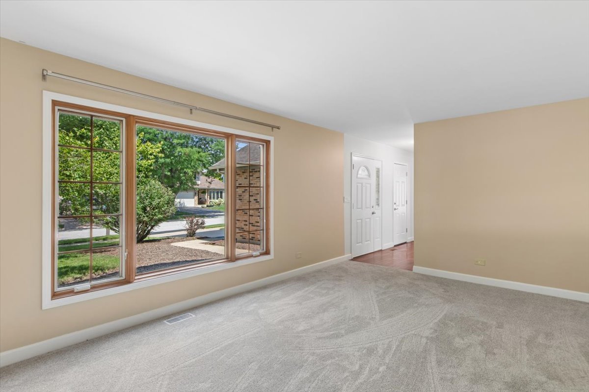 535 Chester Court Property Photo 3