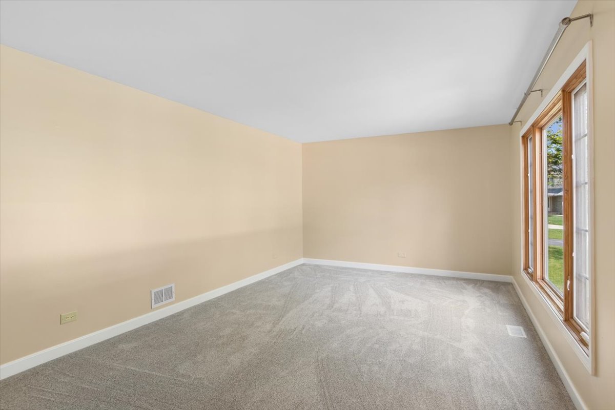 535 Chester Court Property Photo 5
