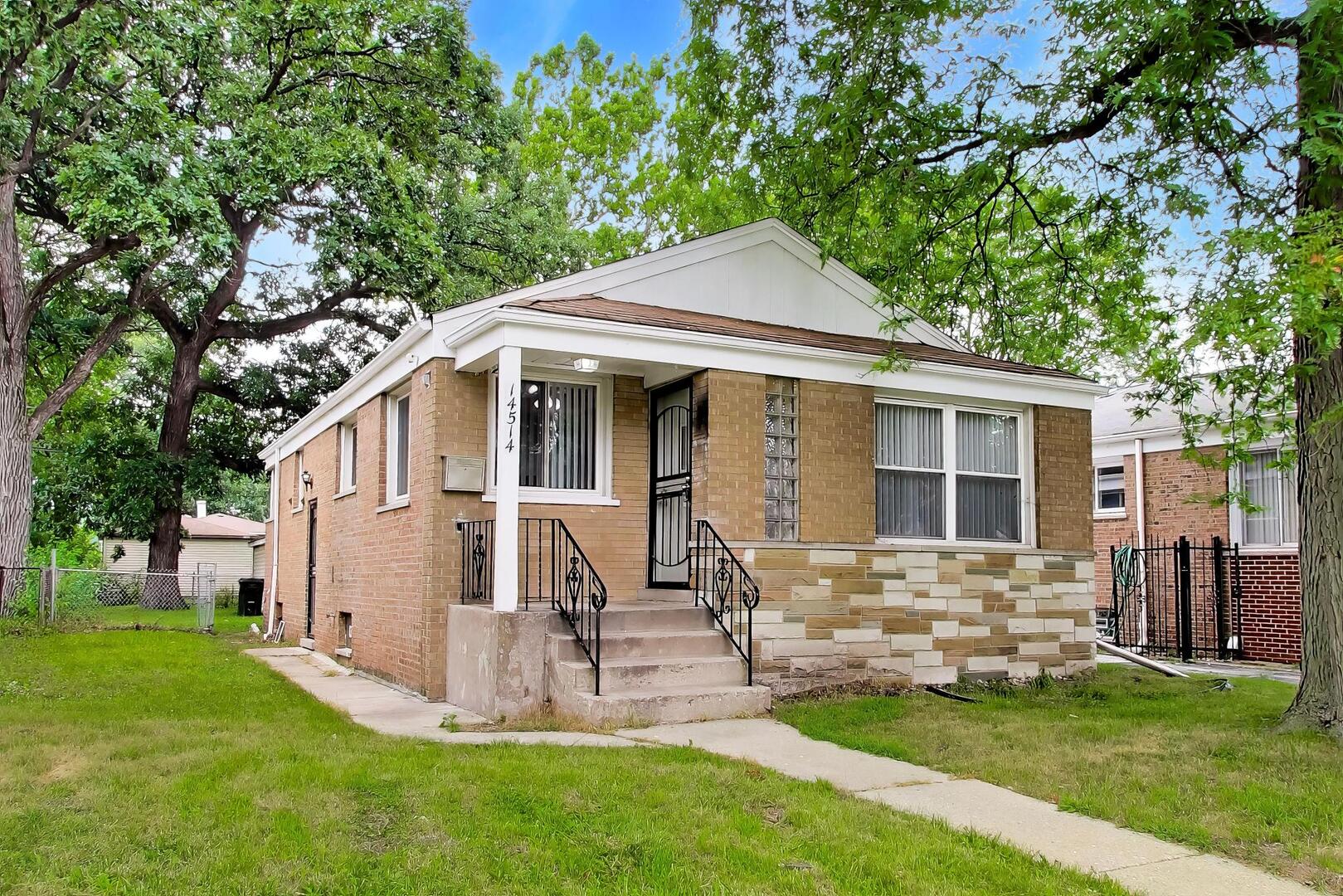 14514 University Avenue Property Photo 1