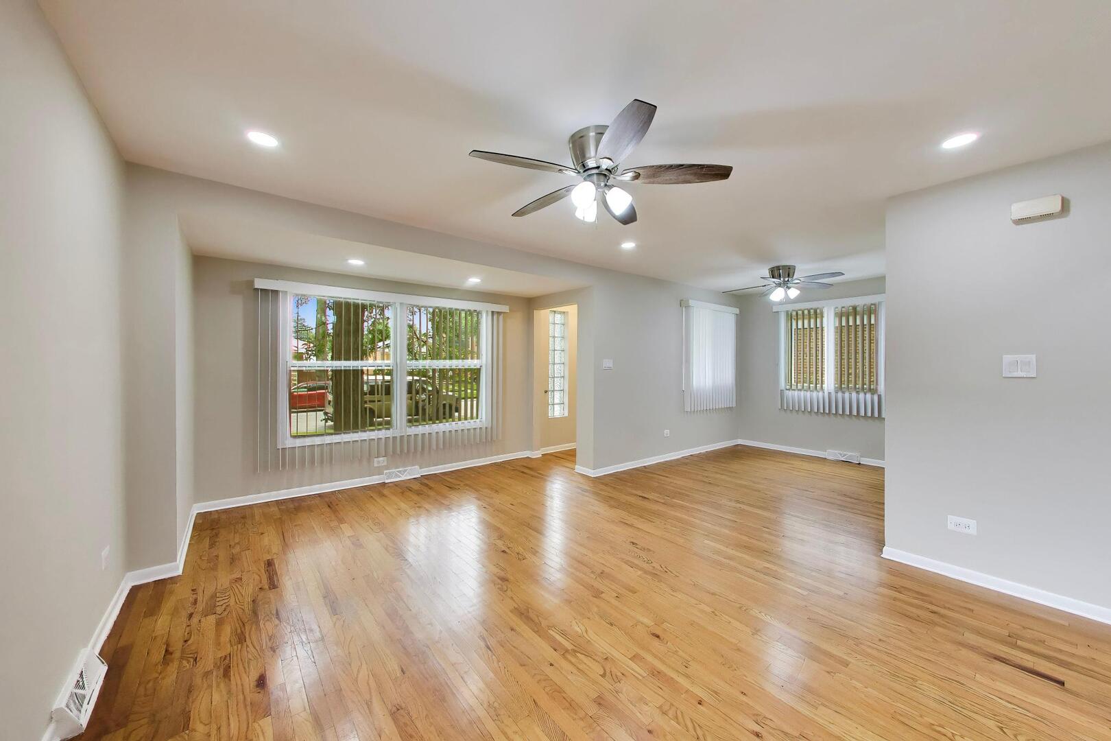 14514 University Avenue Property Photo 2