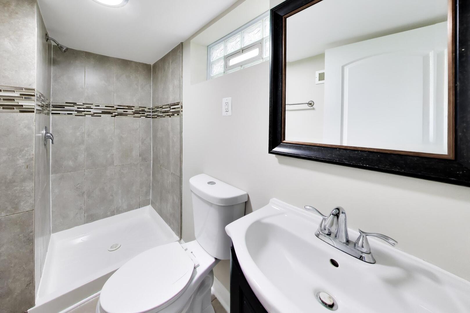 14514 University Avenue Property Photo 12