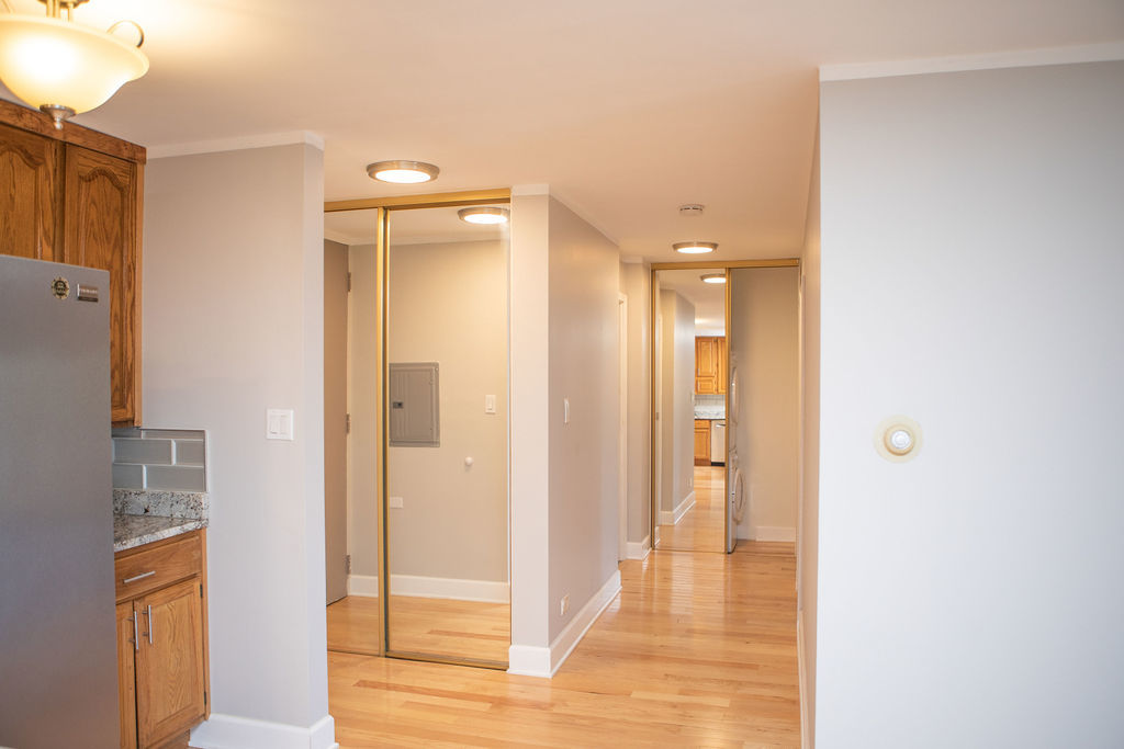 16 E Old Willow Road 206-s Property Photo 53
