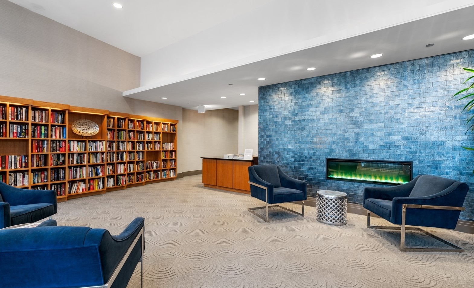 420 E Waterside Drive 1410 Property Photo 29