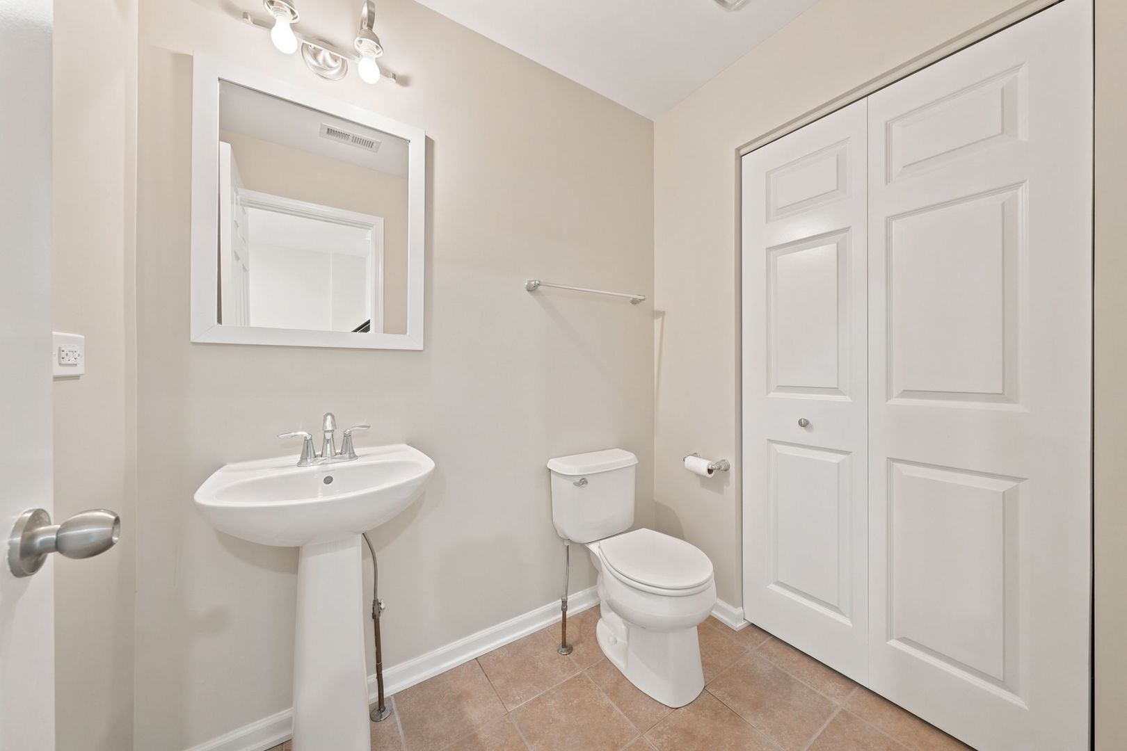 2112 S Crambourne Way 6-6 Property Photo 7