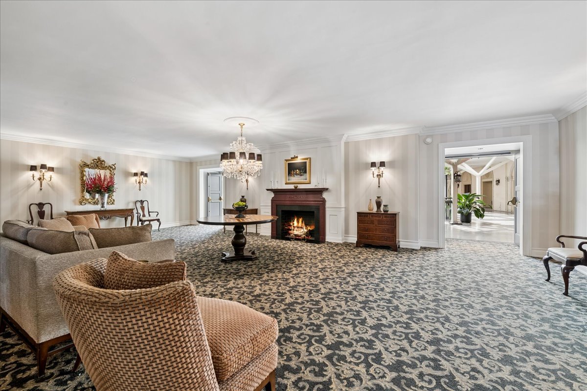 3750 N Lake Shore Drive 1d Property Photo 2