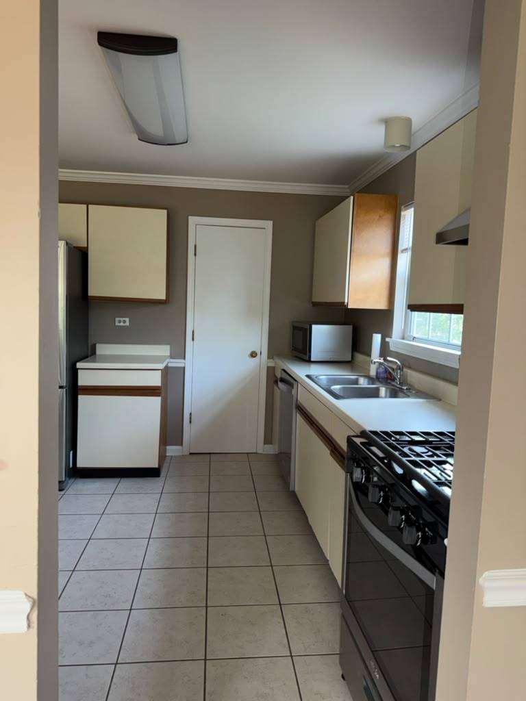 1228 Bradwell Lane D Property Photo 8
