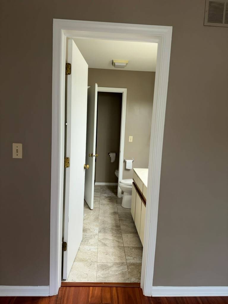 1228 Bradwell Lane D Property Photo 13