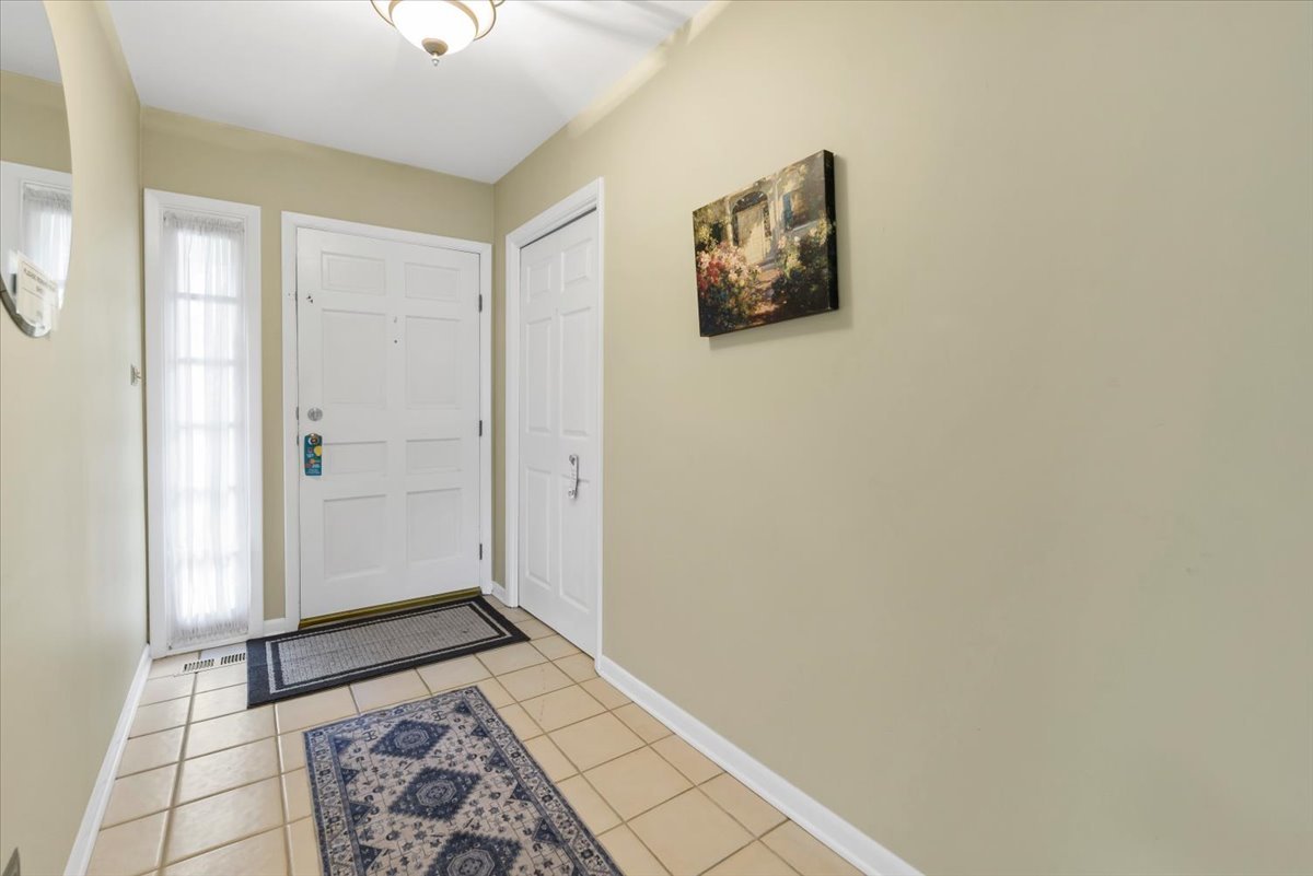 1525 Mayfield Lane Property Photo 3