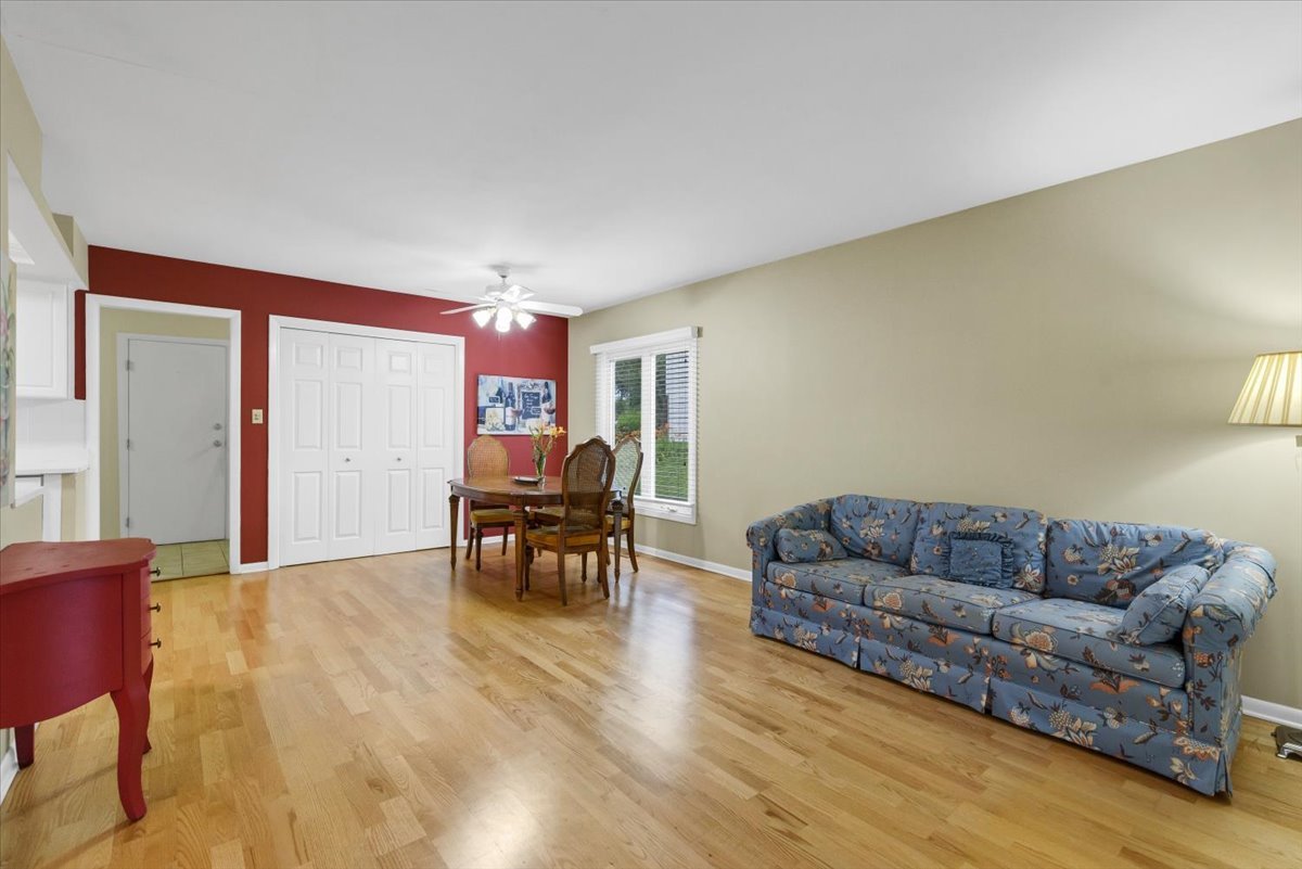 1525 Mayfield Lane Property Photo 4