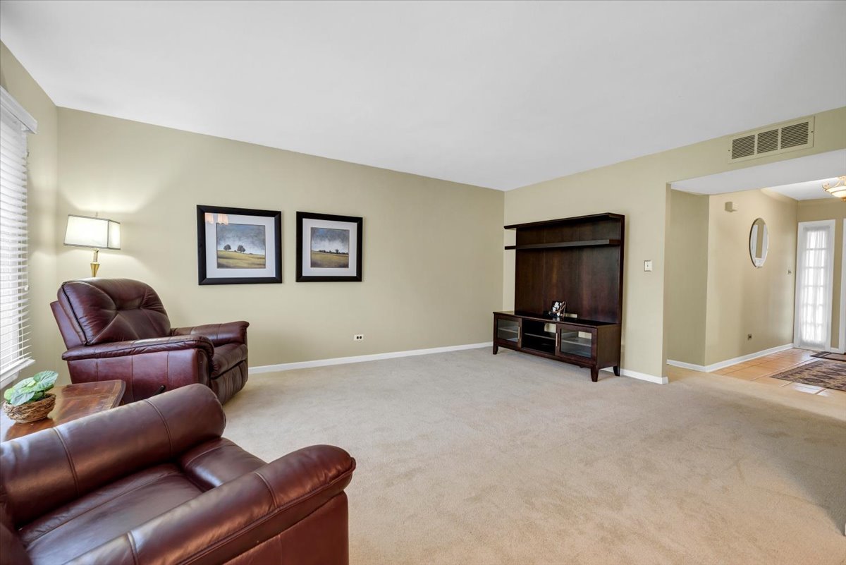1525 Mayfield Lane Property Photo 5