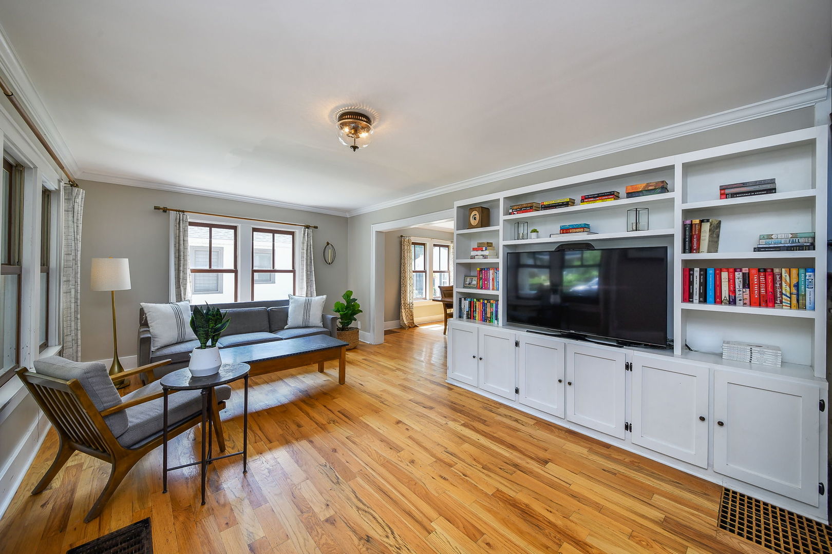 118 Logan Avenue Property Photo 4