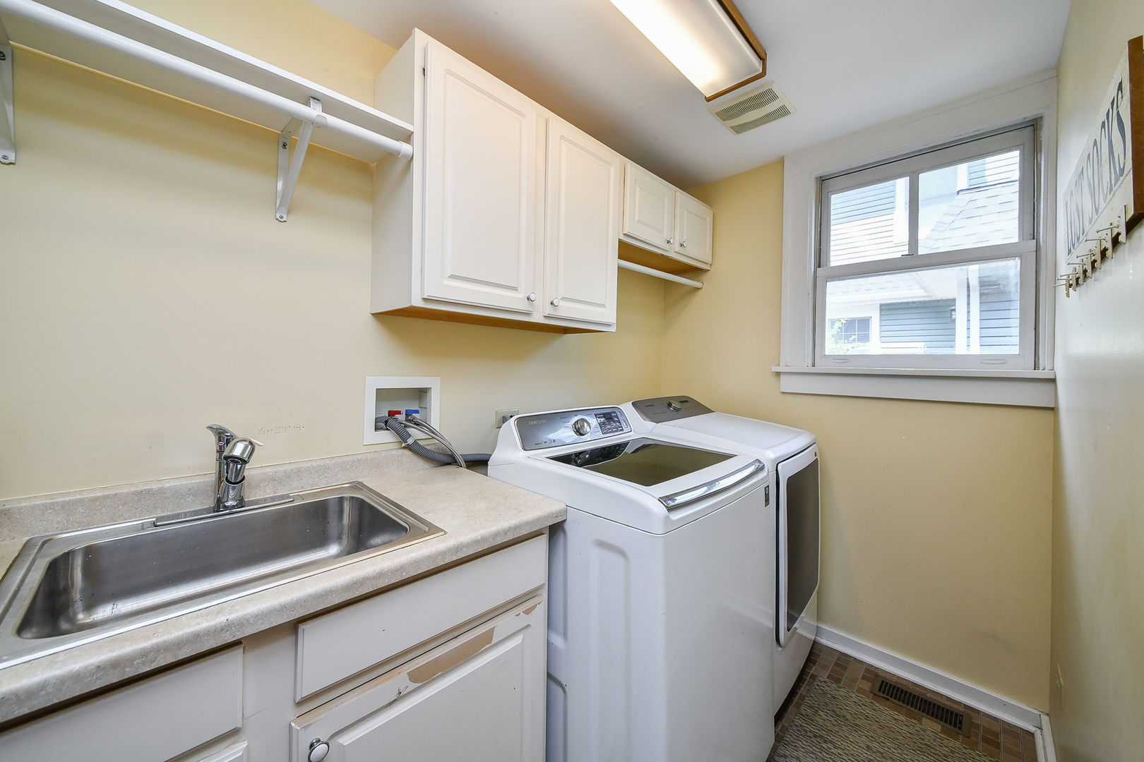 118 Logan Avenue Property Photo 12