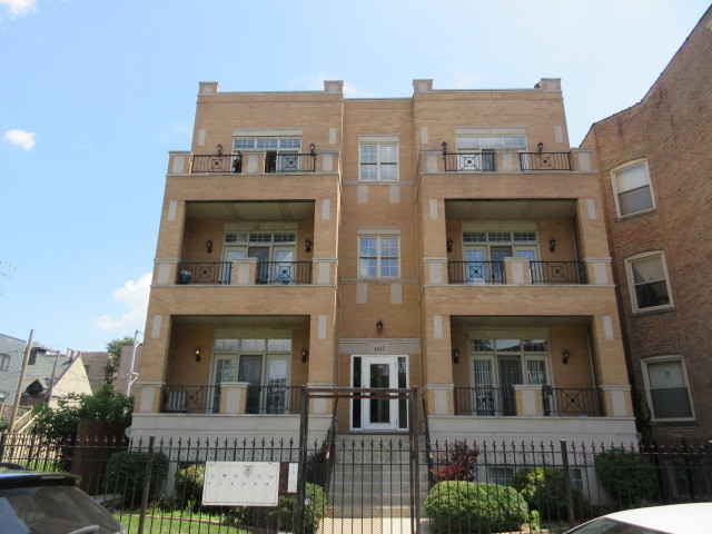 4417 S Calumet Avenue 2S Property Photo 1
