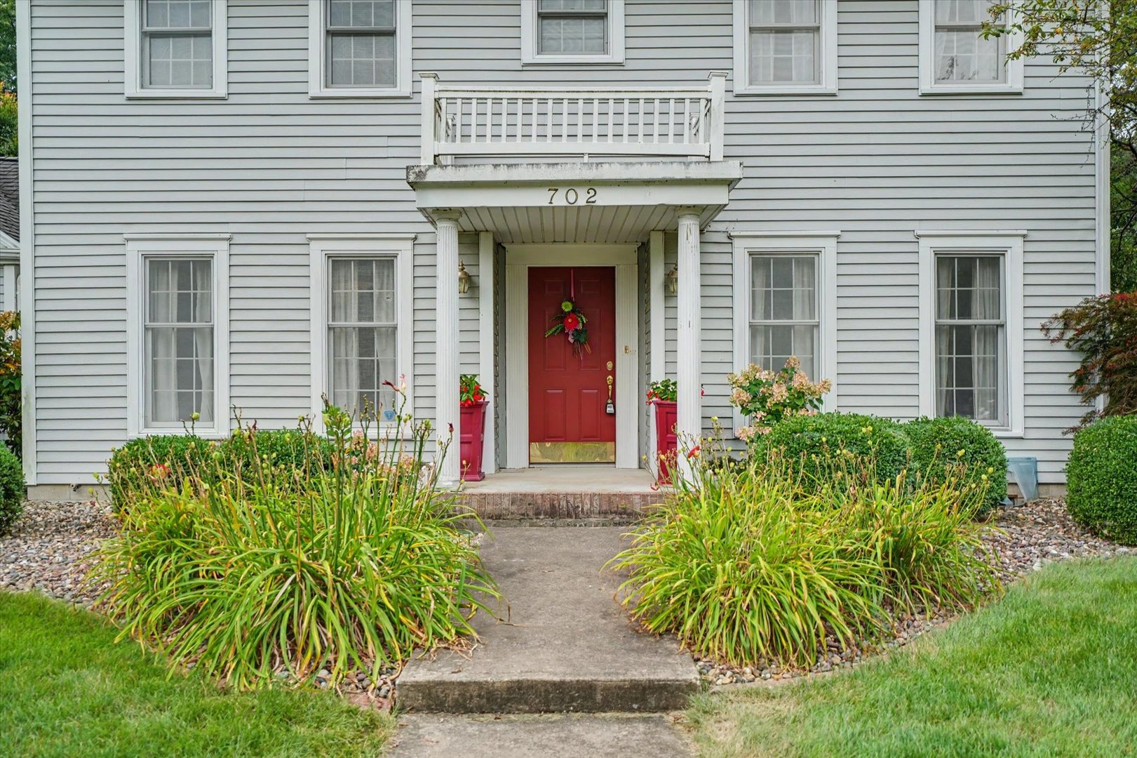 702 Cambridge Drive Property Photo 4