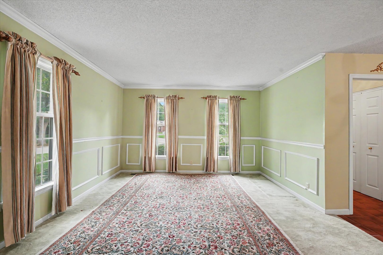 702 Cambridge Drive Property Photo 10