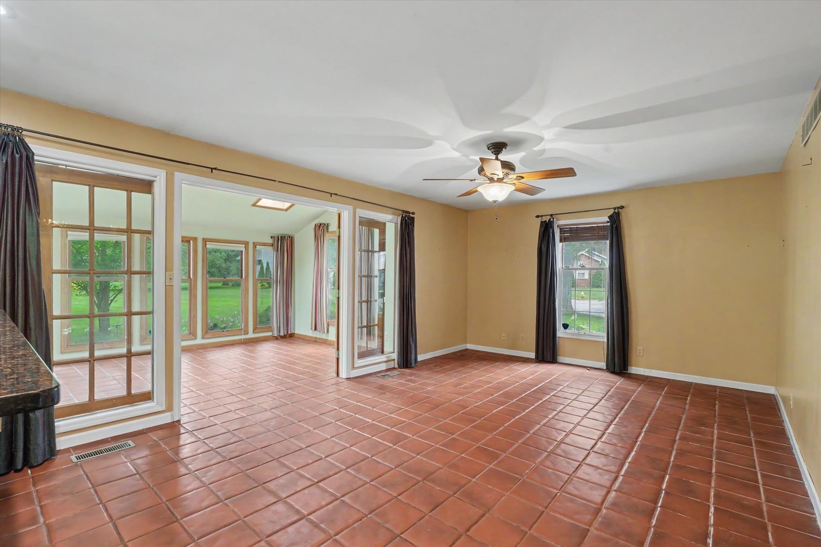 702 Cambridge Drive Property Photo 14